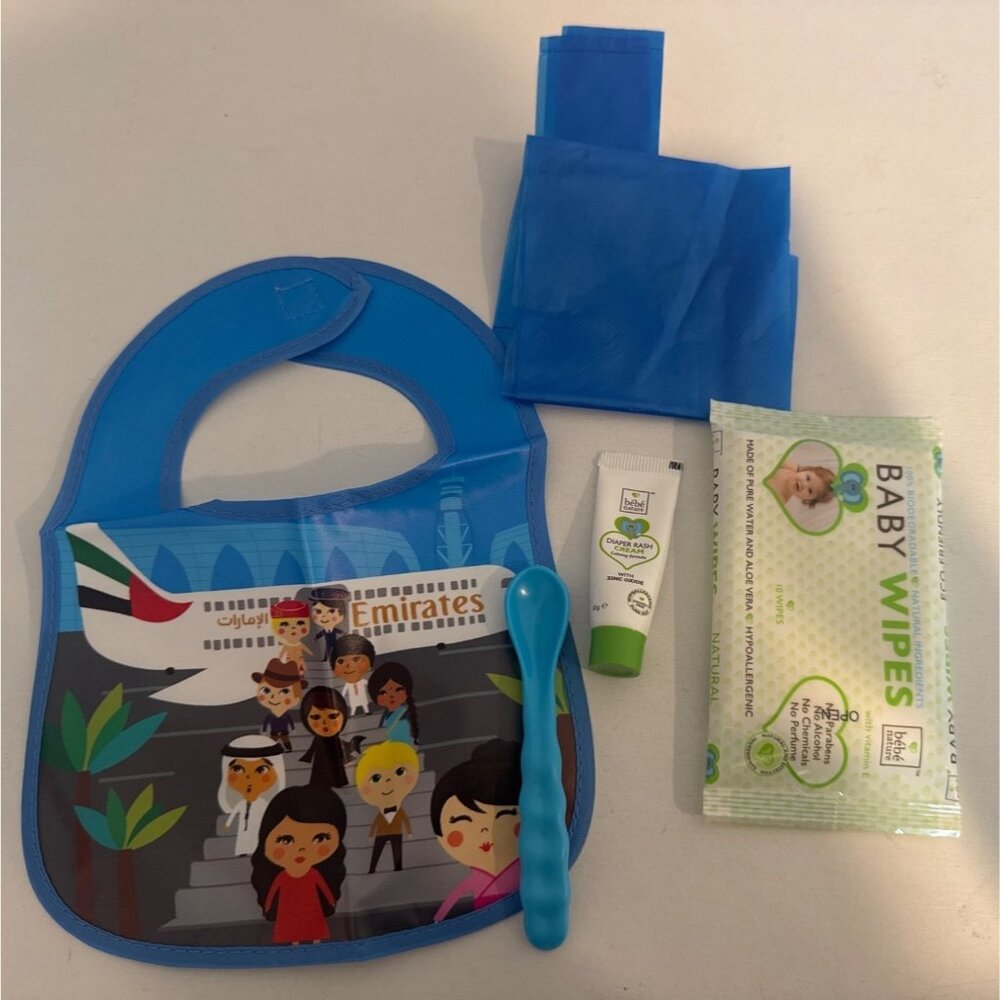 Emirates Airline Infant Baby Kit Bib Spoon Wipes Nappy Cream Novelty Gift Rare